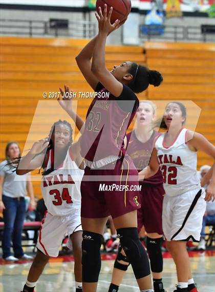Thumbnail 3 in Esperanza vs. Ayala photogallery.