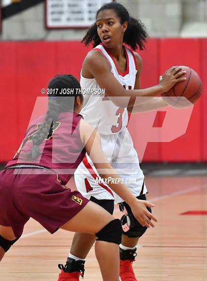Thumbnail 3 in Esperanza vs. Ayala photogallery.