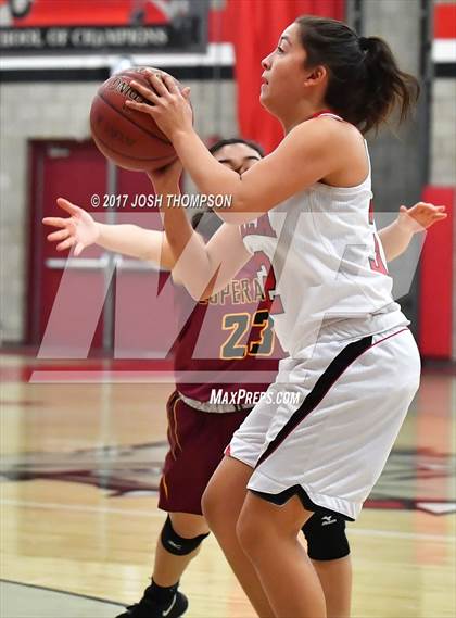 Thumbnail 3 in Esperanza vs. Ayala photogallery.