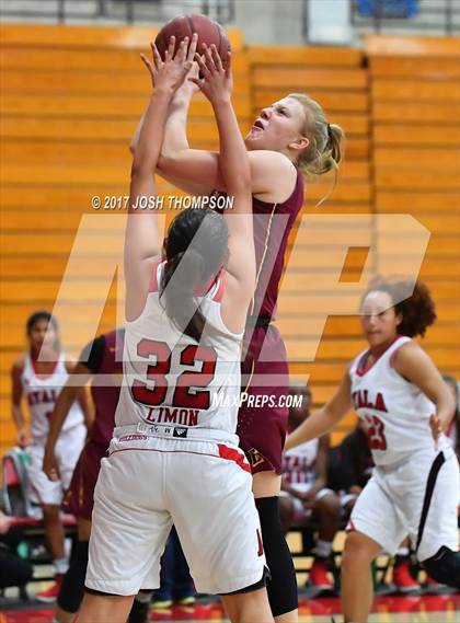 Thumbnail 3 in Esperanza vs. Ayala photogallery.
