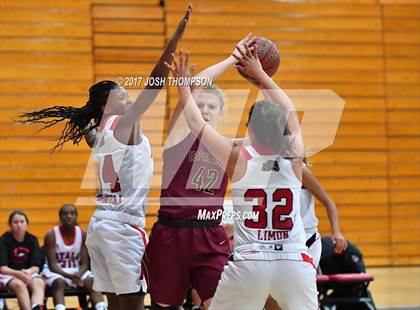Thumbnail 1 in Esperanza vs. Ayala photogallery.