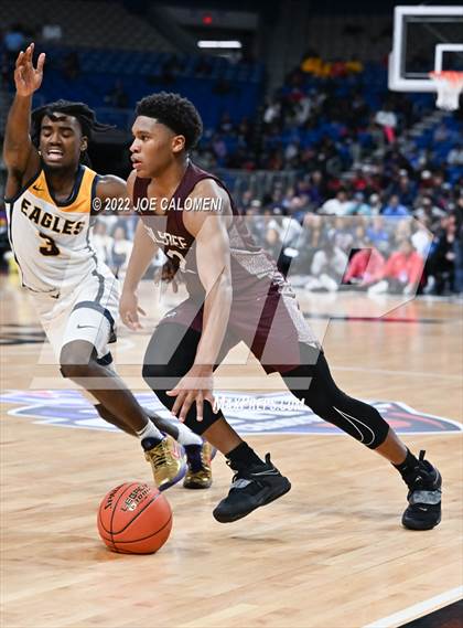 Thumbnail 2 in Silsbee vs Oak Cliff Faith Family Academy (UIL 4A State Semifinal) photogallery.