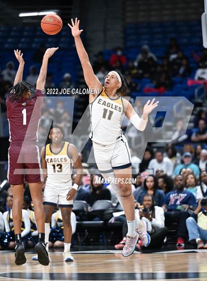 Thumbnail 1 in Silsbee vs Oak Cliff Faith Family Academy (UIL 4A State Semifinal) photogallery.