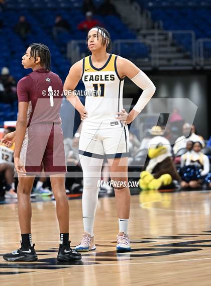 Thumbnail 1 in Silsbee vs Oak Cliff Faith Family Academy (UIL 4A State Semifinal) photogallery.