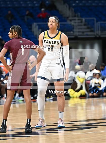 Thumbnail 3 in Silsbee vs Oak Cliff Faith Family Academy (UIL 4A State Semifinal) photogallery.