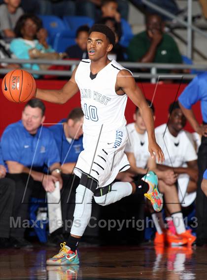Thumbnail 2 in Plano West vs. Hamilton (Thanksgiving Hoopfest) photogallery.