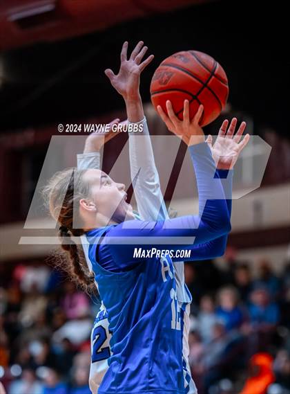 Thumbnail 2 in Rains vs. Broaddus (Tenaha Holiday Hoops) photogallery.