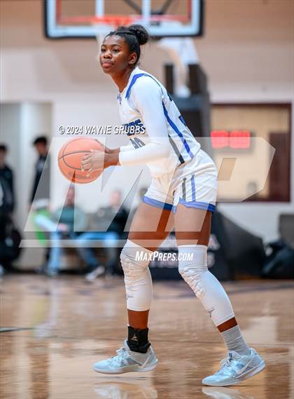 Thumbnail 2 in Rains vs. Broaddus (Tenaha Holiday Hoops) photogallery.