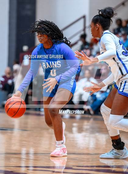 Thumbnail 2 in Rains vs. Broaddus (Tenaha Holiday Hoops) photogallery.