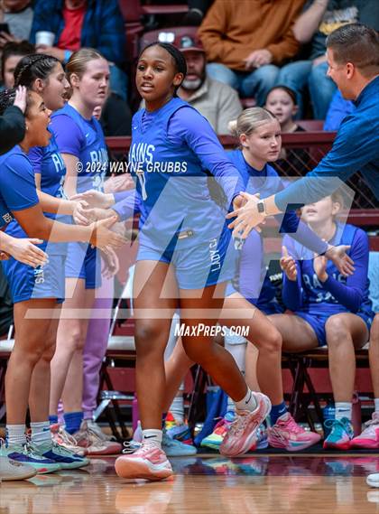 Thumbnail 1 in Rains vs. Broaddus (Tenaha Holiday Hoops) photogallery.