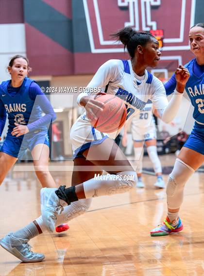 Thumbnail 2 in Rains vs. Broaddus (Tenaha Holiday Hoops) photogallery.