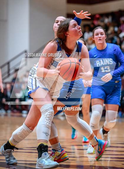 Thumbnail 1 in Rains vs. Broaddus (Tenaha Holiday Hoops) photogallery.