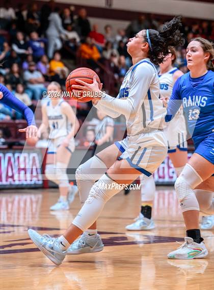 Thumbnail 1 in Rains vs. Broaddus (Tenaha Holiday Hoops) photogallery.