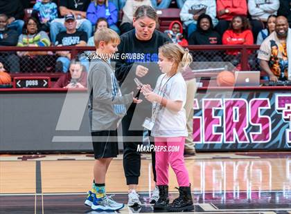 Thumbnail 2 in Rains vs. Broaddus (Tenaha Holiday Hoops) photogallery.