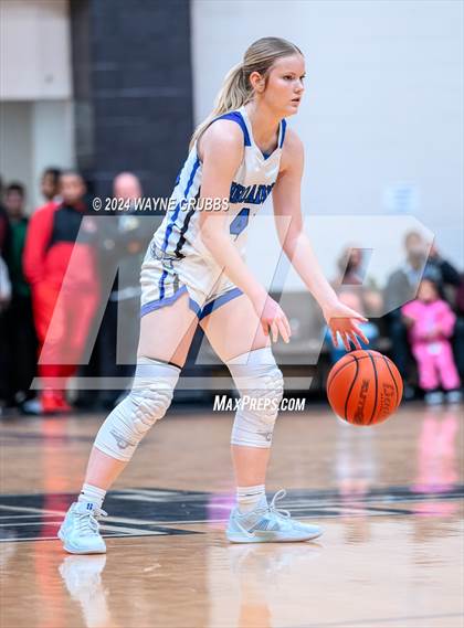 Thumbnail 3 in Rains vs. Broaddus (Tenaha Holiday Hoops) photogallery.