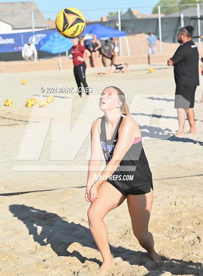 Thumbnail 2 in Fountain Hills vs. Rancho Solano Prep (AIA DII Pairs Round 1 Playoff) photogallery.