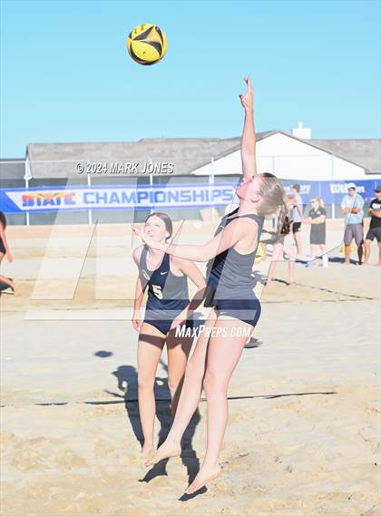 Thumbnail 3 in Fountain Hills vs. Rancho Solano Prep (AIA DII Pairs Round 1 Playoff) photogallery.