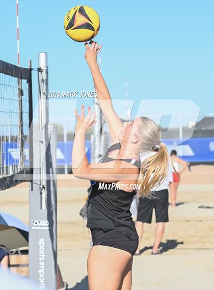 Thumbnail 3 in Fountain Hills vs. Rancho Solano Prep (AIA DII Pairs Round 1 Playoff) photogallery.
