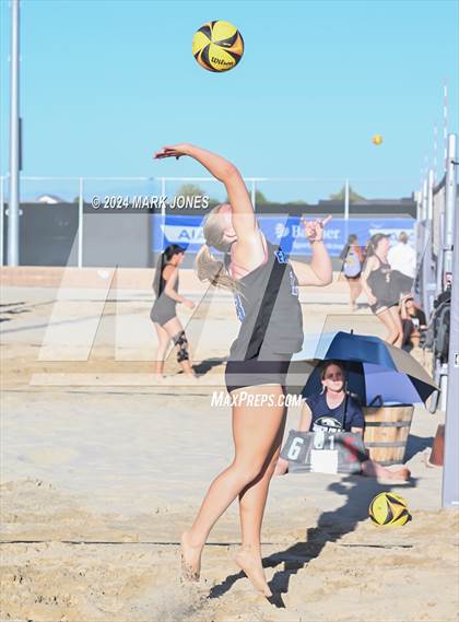 Thumbnail 2 in Fountain Hills vs. Rancho Solano Prep (AIA DII Pairs Round 1 Playoff) photogallery.