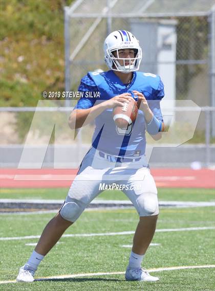 Thumbnail 3 in La Jolla Country Day vs. Mountain Empire (SDFNL Kickoff Classic) photogallery.