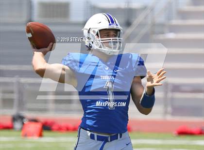 Thumbnail 3 in La Jolla Country Day vs. Mountain Empire (SDFNL Kickoff Classic) photogallery.