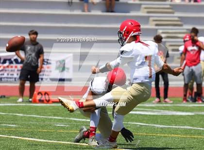Thumbnail 2 in La Jolla Country Day vs. Mountain Empire (SDFNL Kickoff Classic) photogallery.