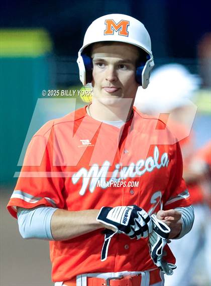 Thumbnail 2 in Grand Saline vs Mineola photogallery.