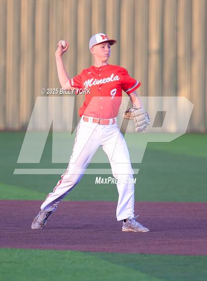 Thumbnail 2 in Grand Saline vs Mineola photogallery.