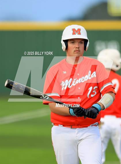 Thumbnail 2 in Grand Saline vs Mineola photogallery.