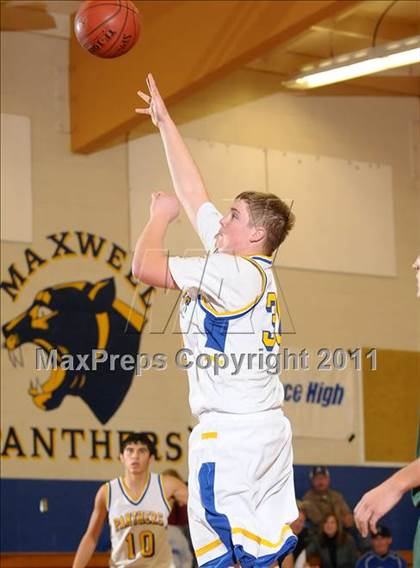 Thumbnail 1 in Princeton vs. Maxwell (Irene Wells Memorial Invitational) photogallery.