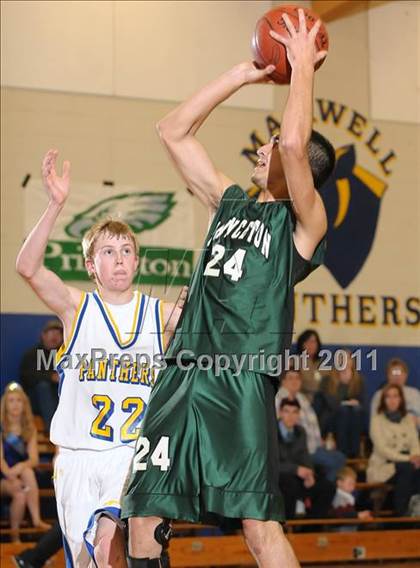 Thumbnail 1 in Princeton vs. Maxwell (Irene Wells Memorial Invitational) photogallery.