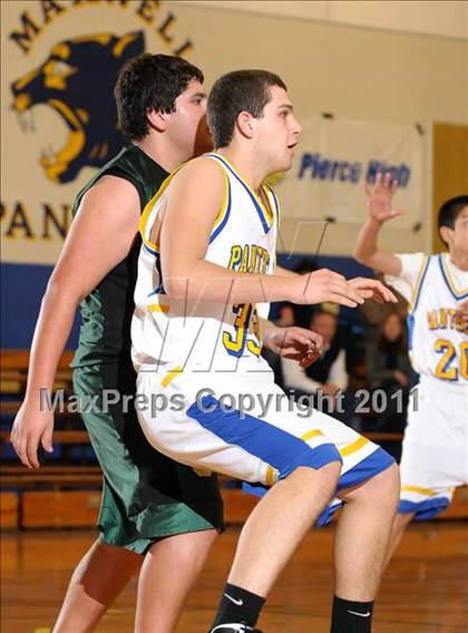 Thumbnail 1 in Princeton vs. Maxwell (Irene Wells Memorial Invitational) photogallery.