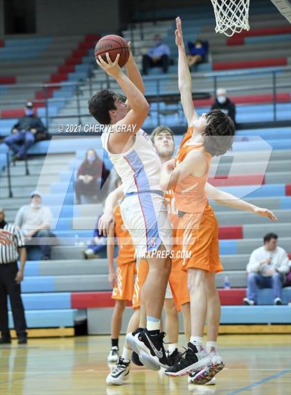 Thumbnail 3 in Sullivan Central @ Sullivan South photogallery.
