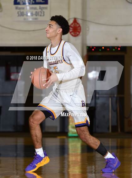 Thumbnail 2 in St. Joseph Notre Dame vs. Archbishop Riordan (65th Gridley Invitational) photogallery.