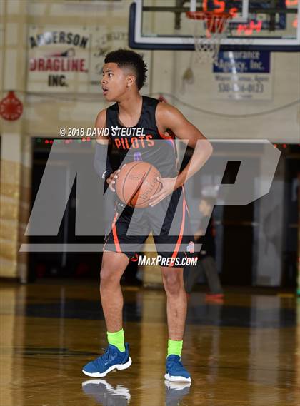 Thumbnail 2 in St. Joseph Notre Dame vs. Archbishop Riordan (65th Gridley Invitational) photogallery.