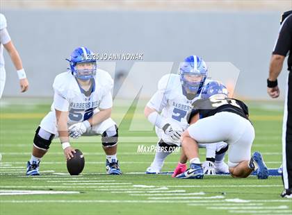 Thumbnail 3 in Barbers Hill vs. Anderson (UIL 5A D1 Football Area Championship) photogallery.