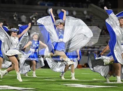 Thumbnail 3 in Barbers Hill vs. Anderson (UIL 5A D1 Football Area Championship) photogallery.