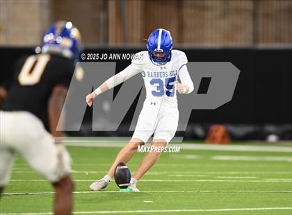 Thumbnail 3 in Barbers Hill vs. Anderson (UIL 5A D1 Football Area Championship) photogallery.
