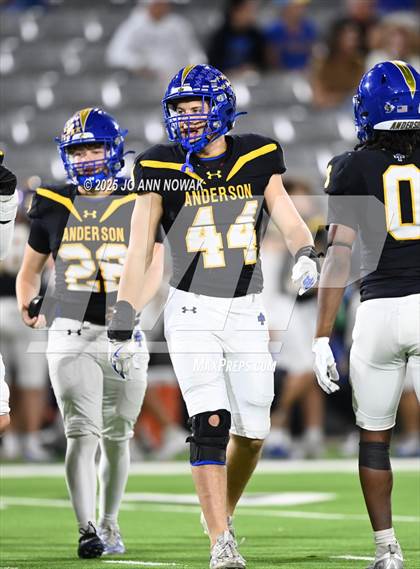 Thumbnail 2 in Barbers Hill vs. Anderson (UIL 5A D1 Football Area Championship) photogallery.