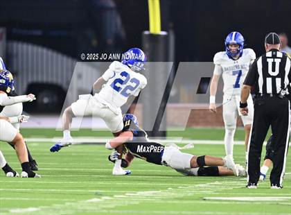 Thumbnail 2 in Barbers Hill vs. Anderson (UIL 5A D1 Football Area Championship) photogallery.