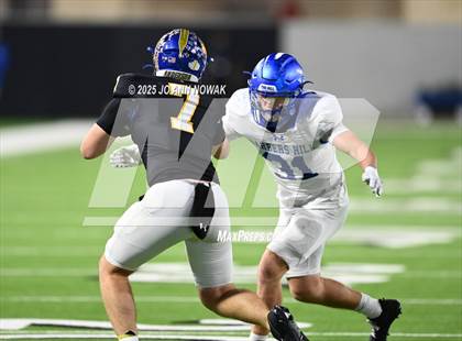Thumbnail 2 in Barbers Hill vs. Anderson (UIL 5A D1 Football Area Championship) photogallery.