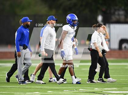 Thumbnail 3 in Barbers Hill vs. Anderson (UIL 5A D1 Football Area Championship) photogallery.