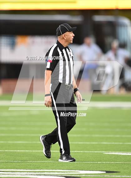 Thumbnail 1 in Barbers Hill vs. Anderson (UIL 5A D1 Football Area Championship) photogallery.