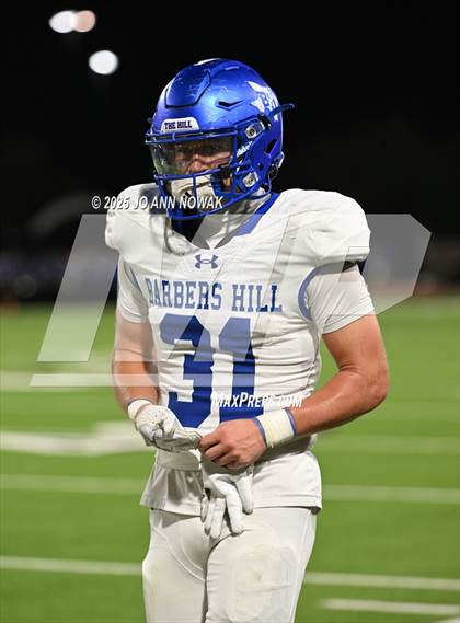 Thumbnail 3 in Barbers Hill vs. Anderson (UIL 5A D1 Football Area Championship) photogallery.