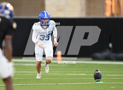 Thumbnail 3 in Barbers Hill vs. Anderson (UIL 5A D1 Football Area Championship) photogallery.