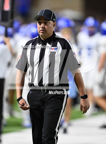 Thumbnail 1 in Barbers Hill vs. Anderson (UIL 5A D1 Football Area Championship) photogallery.