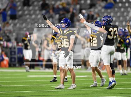 Thumbnail 1 in Barbers Hill vs. Anderson (UIL 5A D1 Football Area Championship) photogallery.