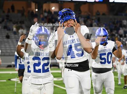Thumbnail 3 in Barbers Hill vs. Anderson (UIL 5A D1 Football Area Championship) photogallery.