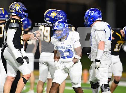 Thumbnail 1 in Barbers Hill vs. Anderson (UIL 5A D1 Football Area Championship) photogallery.