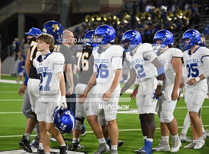 Thumbnail 2 in Barbers Hill vs. Anderson (UIL 5A D1 Football Area Championship) photogallery.